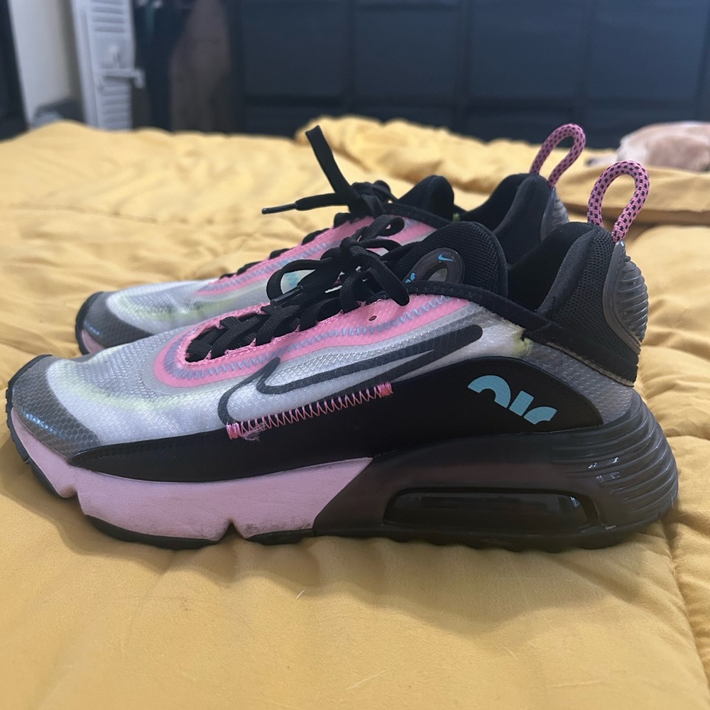 Nike Women’s Air Max 2090 Lotus Pink - Picture 2 of 5